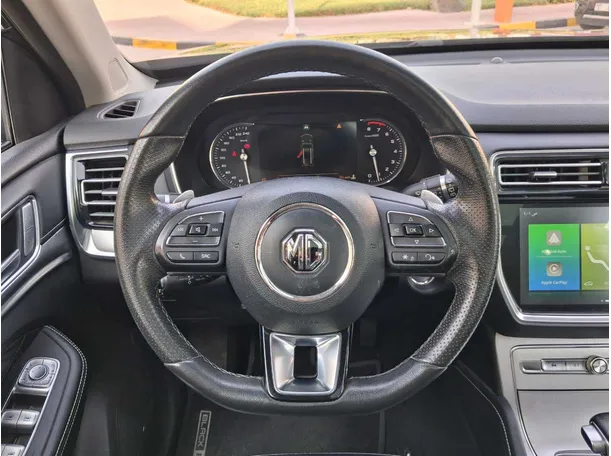 Car image 18
