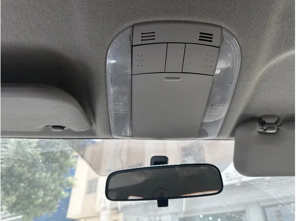 Car image 24
