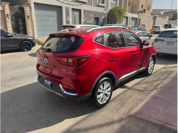 Car image 5
