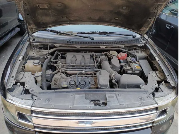 Car image 25