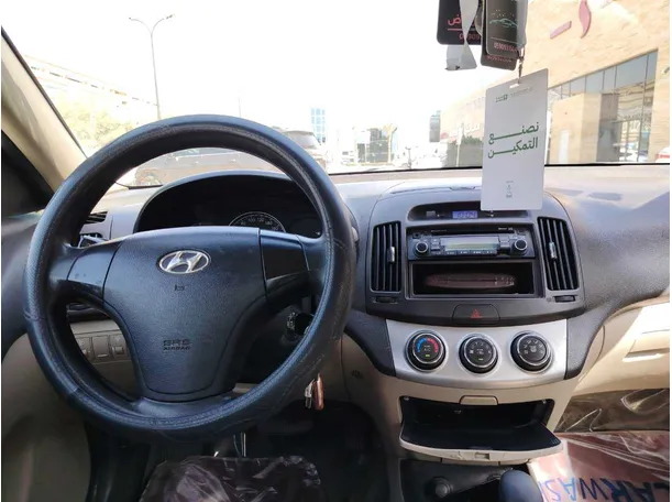 Car image 17