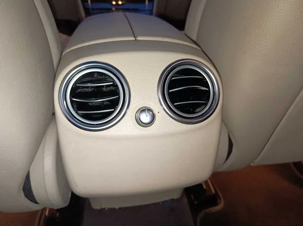 Car image 35