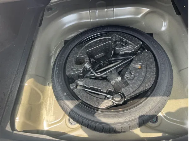 Car image 21