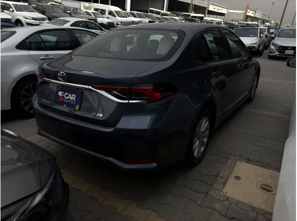 Car image 4
