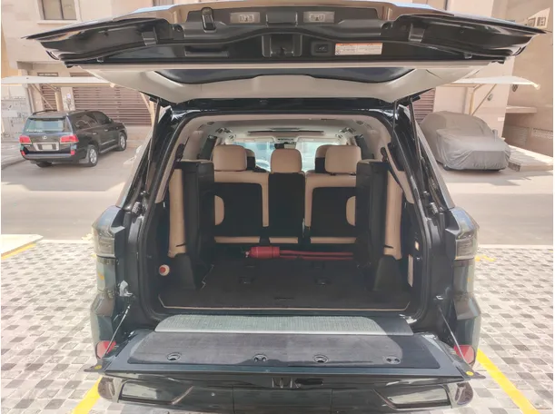 Car image 25