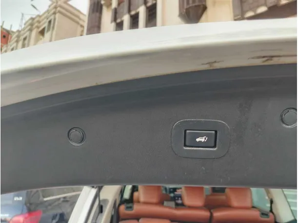 Car image 37