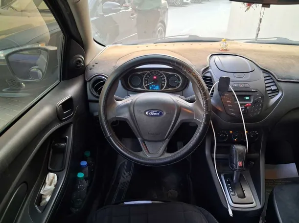 Car image 10