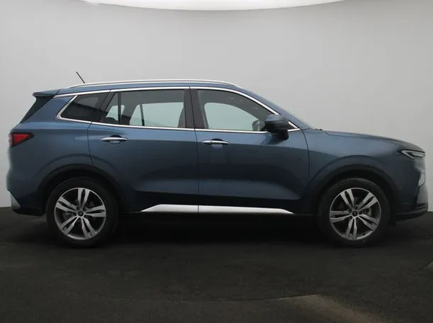 Car image 13
