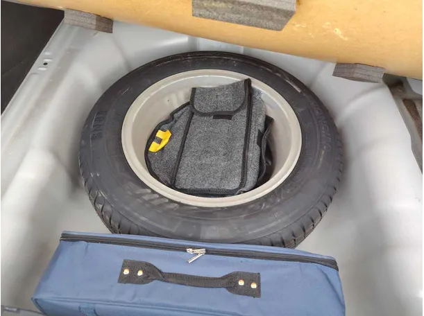 Car image 33