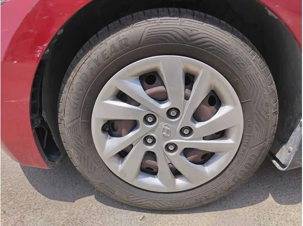 Car image 10