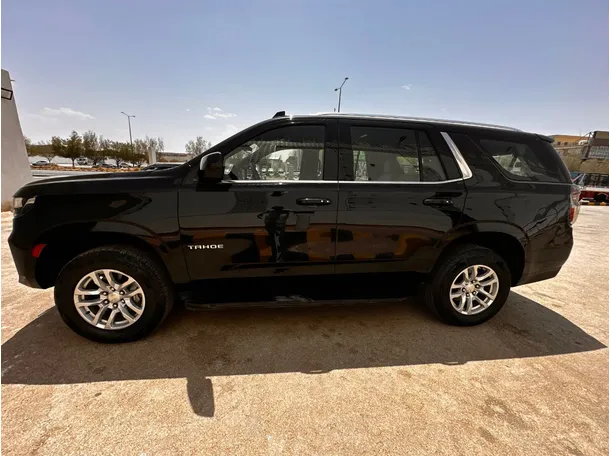 Car image 8