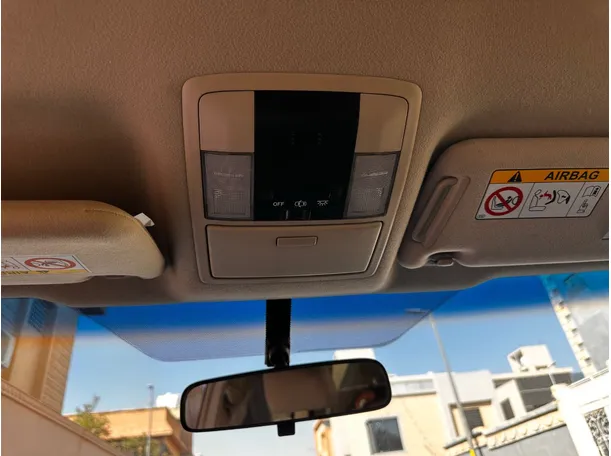 Car image 24