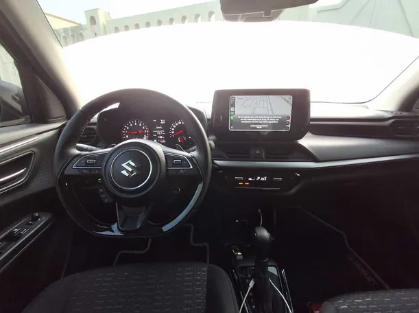 Car image 14