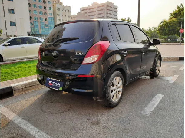 Car image 5