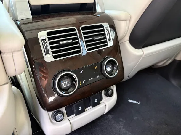 Car image 28