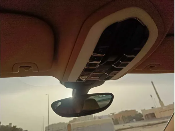 Car image 35