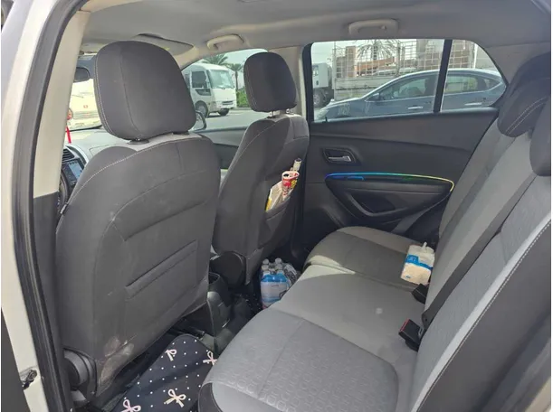 Car image 12