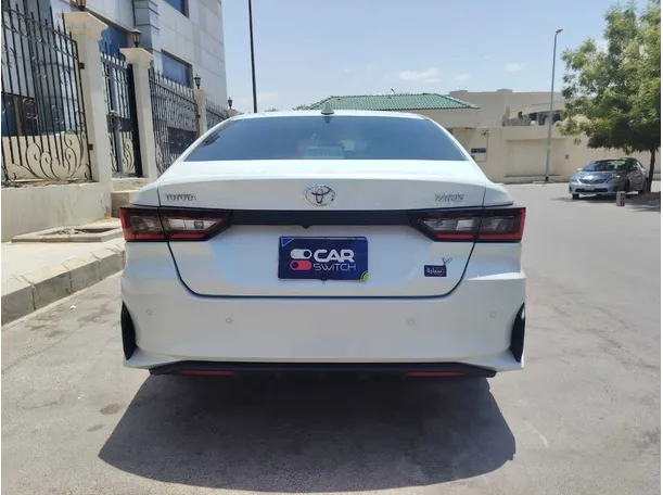 Car image 6
