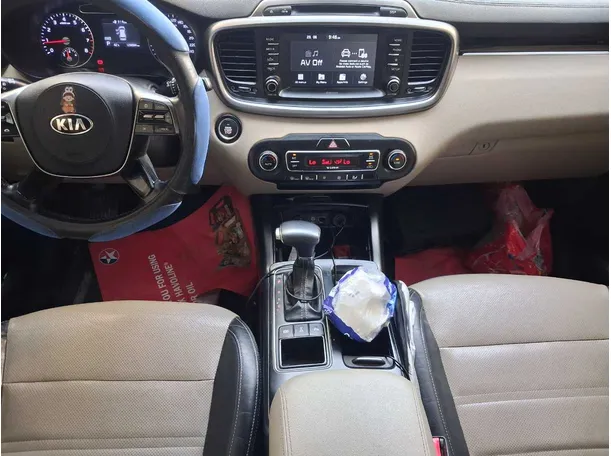 Car image 16