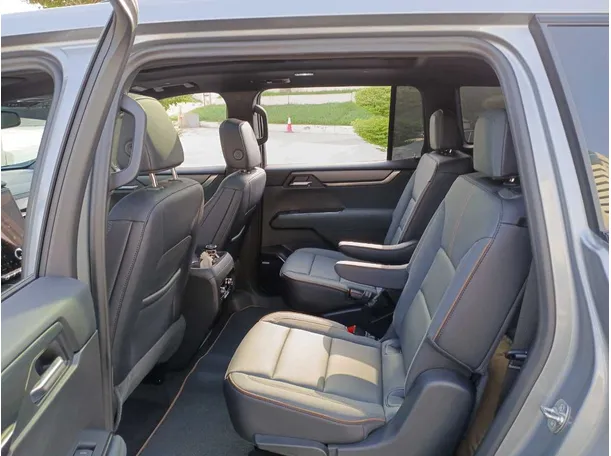 Car image 13