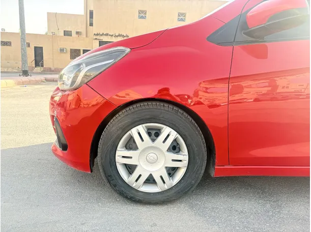 Car image 9