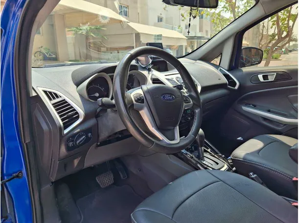 Car image 11