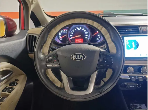 Car image 13