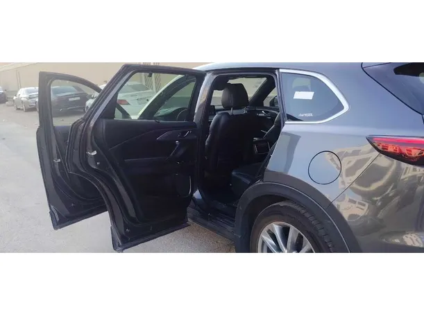 Car image 13