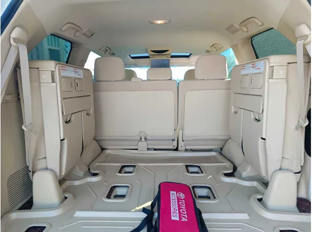 Car image 33