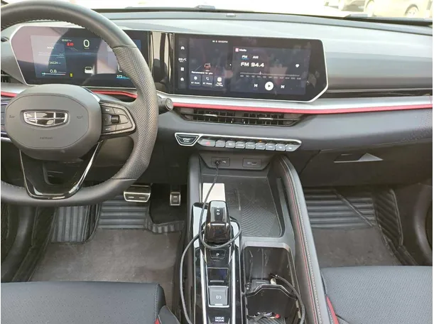 Car image 16