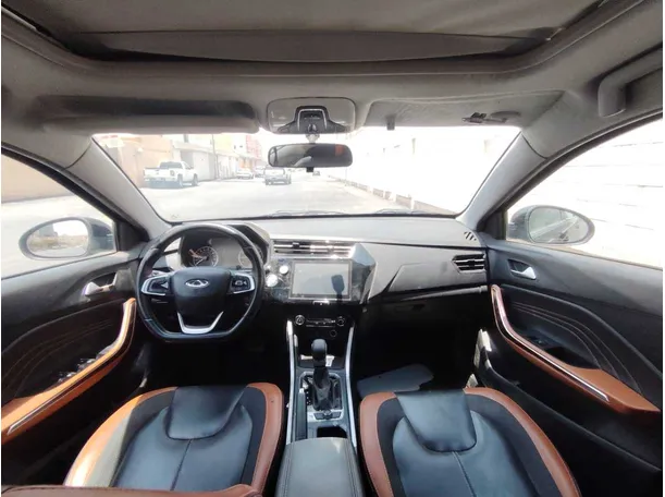 Car image 18