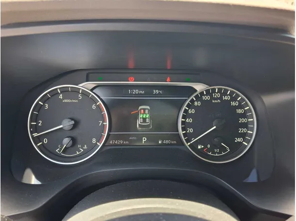 Car image 18