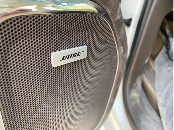 Car image 26