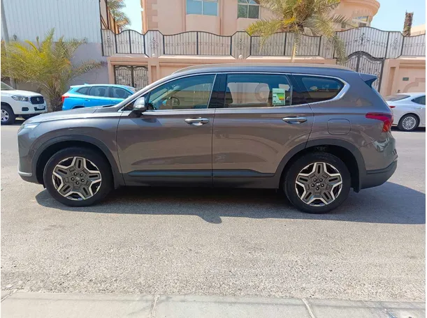Car image 8