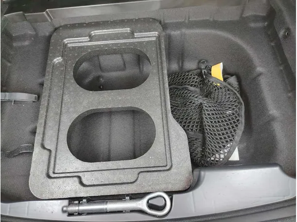 Car image 35