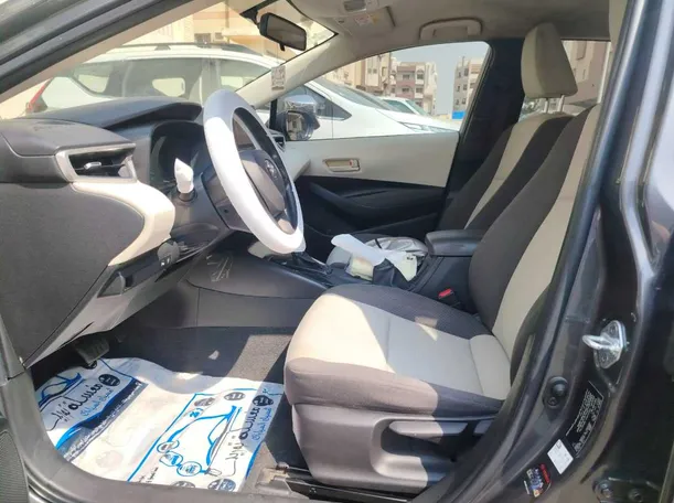 Car image 14