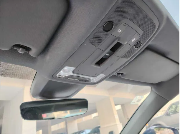 Car image 27