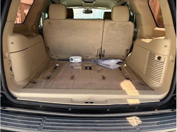 Car image 25