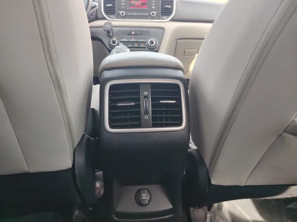 Car image 27