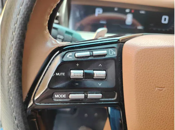 Car image 36