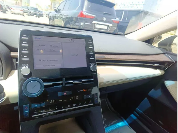Car image 25