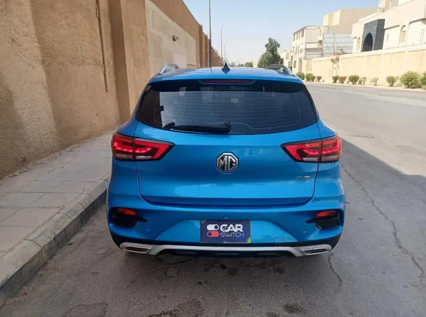 Car image 6