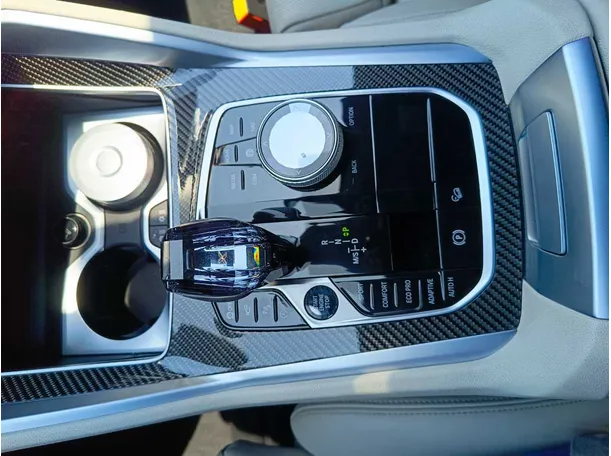 Car image 26