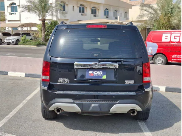 Car image 6