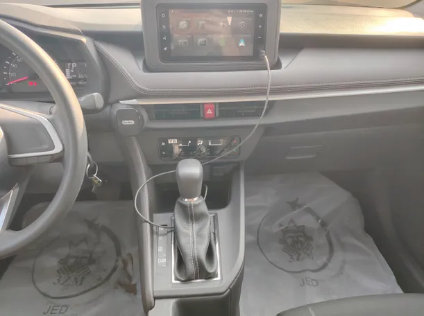Car image 17