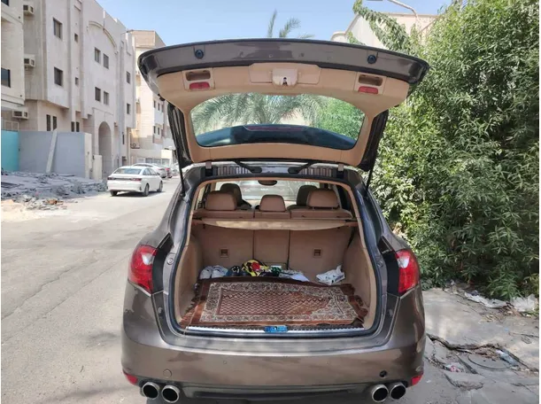 Car image 33
