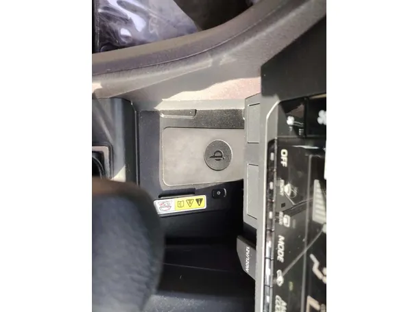 Car image 42
