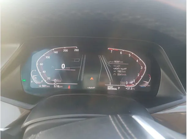 Car image 16