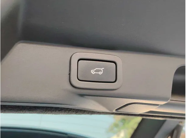 Car image 46