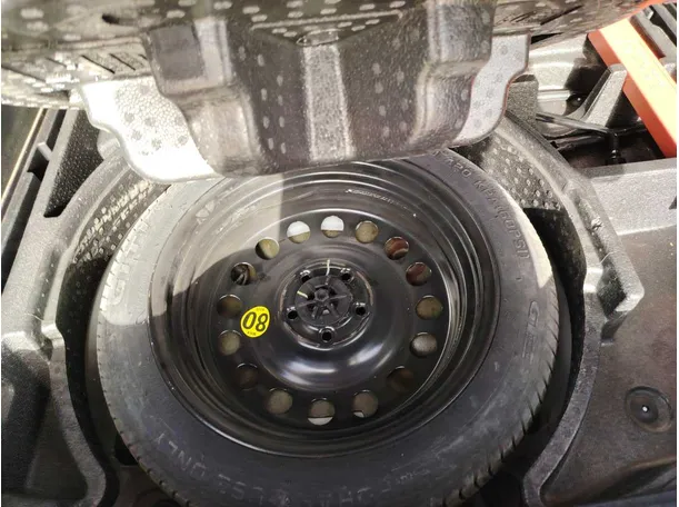 Car image 21